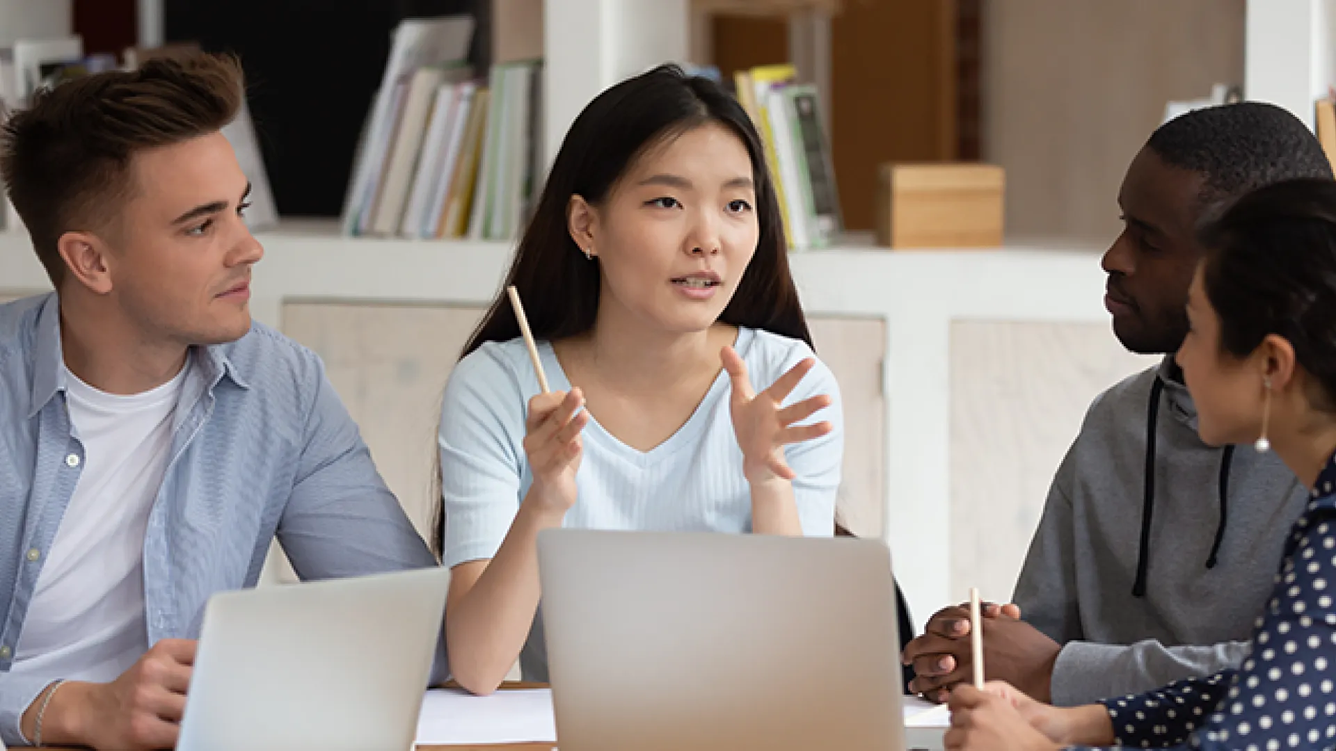 Multinational students in group learning