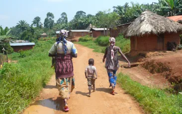 Women and young boy in Democratic Republic of Congo 