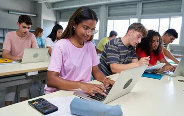 High school students in computer science class