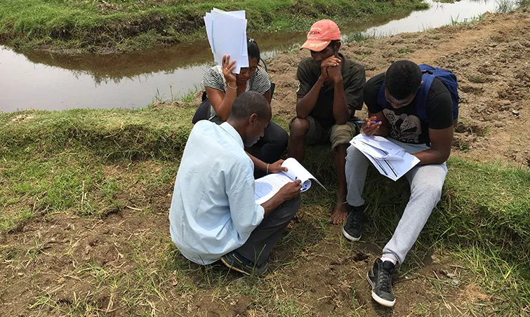 Cash transfer participants in Madagascar