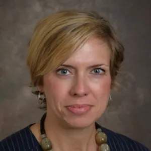 Amy Trauth headshot