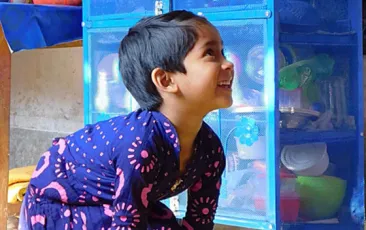 Image of smiling girl in Bangladesh 